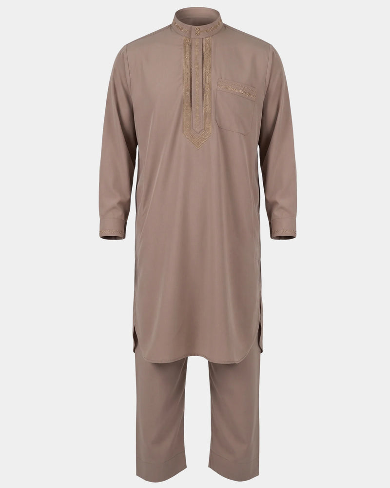 Ensemble qamis-pantalon pakistanais taupe Al Rezam, qamis court brodé et pantalon assorti, vue de face