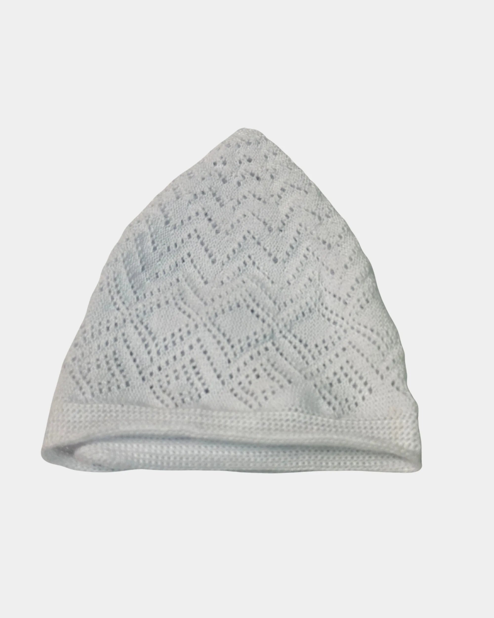 Chechia en coton blanc, à plat, motif tricoté losange