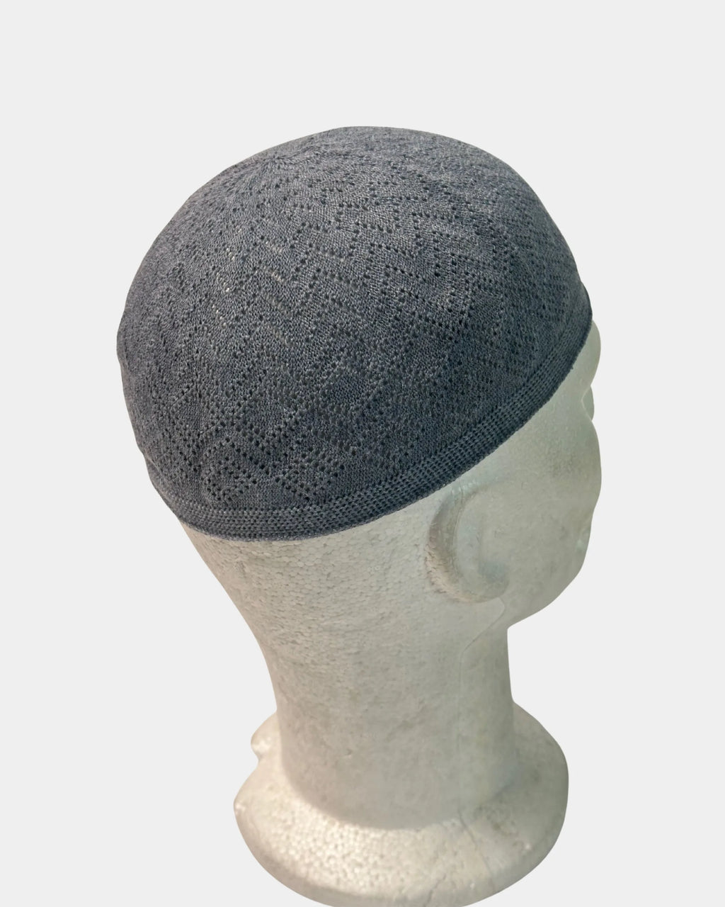 Chechia en coton gris chiné, portée, tissage ajouré losange
