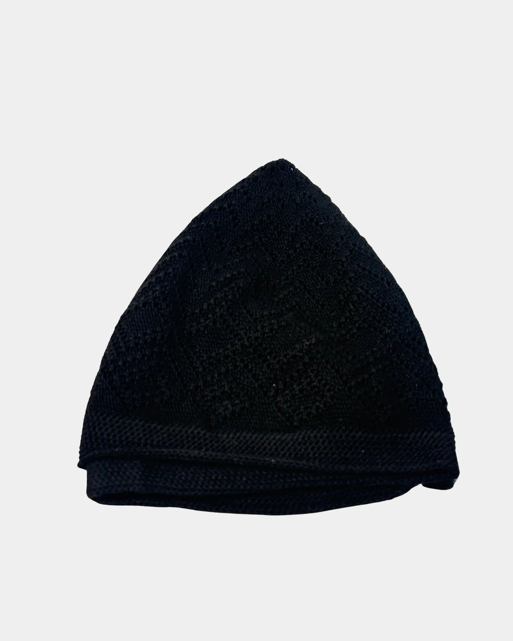 Chechia en coton noir, à plat, motif tricoté losange