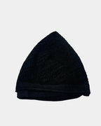 Chechia en coton noir, à plat, motif tricoté losange