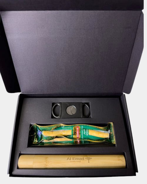 Coffret Siwak ouvert avec siwak naturel, coupe-siwak et étui bambou