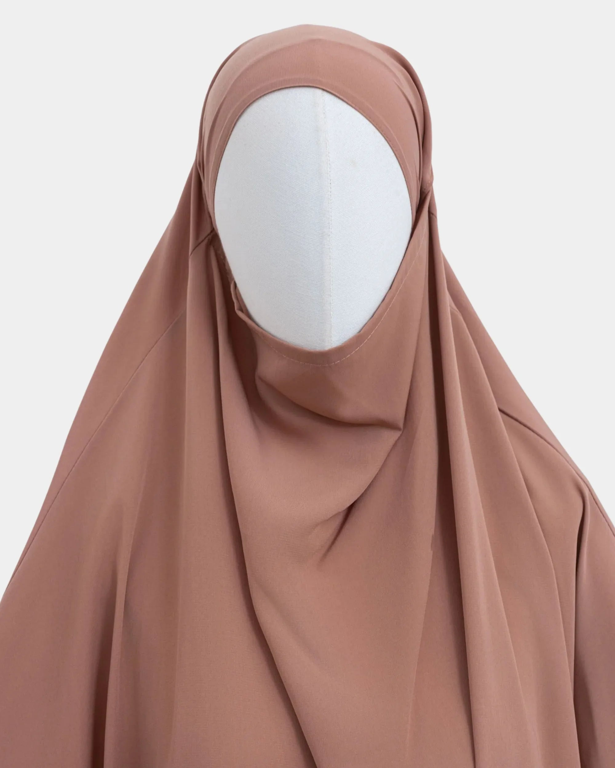 Capuche du jilbab camel et drapé du tissu sur le buste