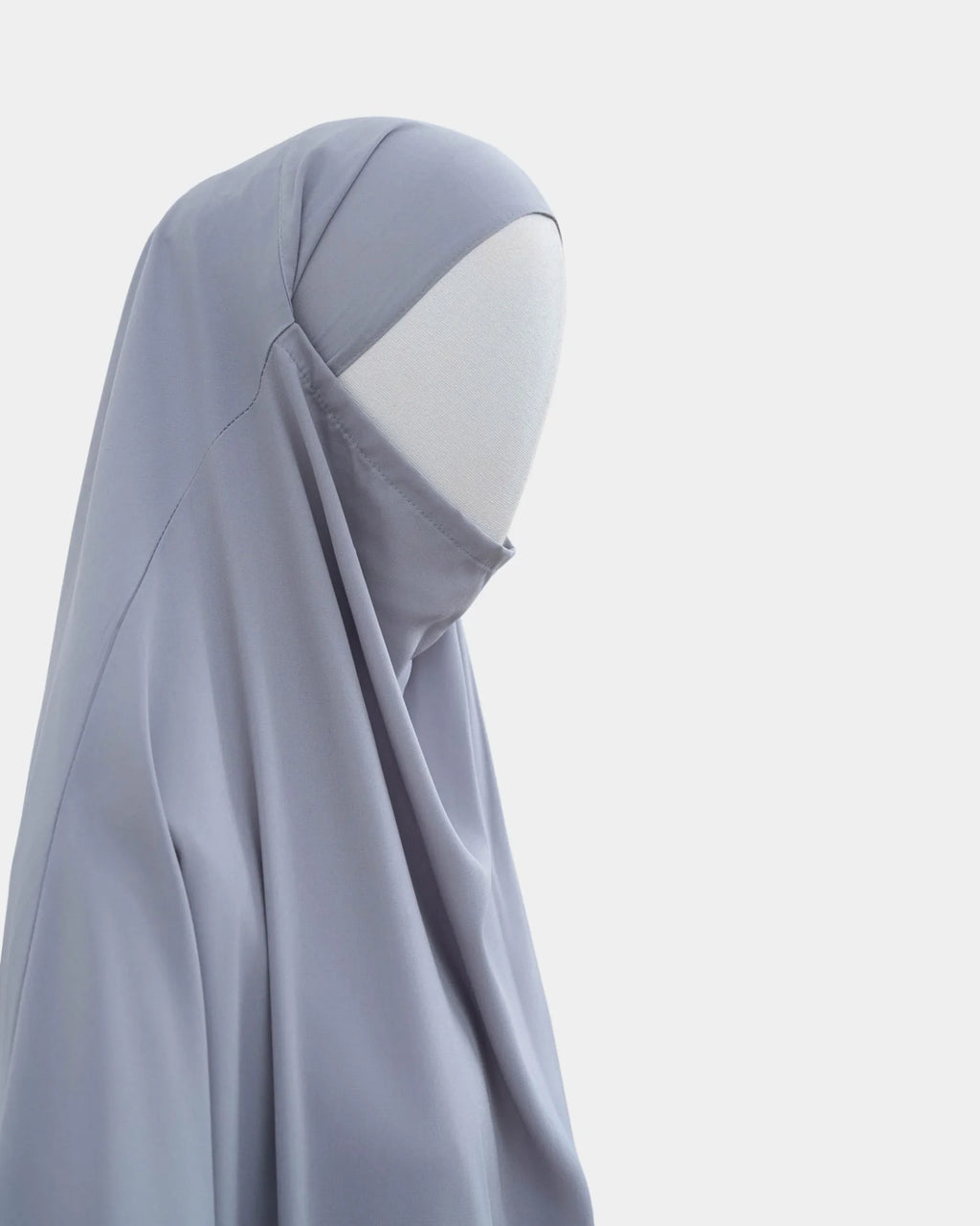 Jilbab 1 pièce gris clair vu de profil, capuche couvrante et large tombé