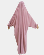 Vue de dos du jilbab 1 pièce rose, coupe ample et non moulante