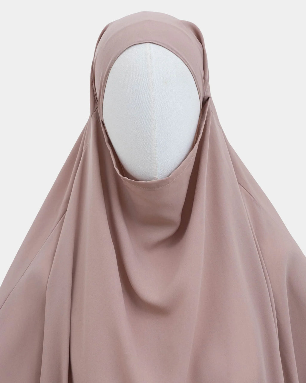 Capuche du jilbab taupe clair et drapé du tissu sur le buste