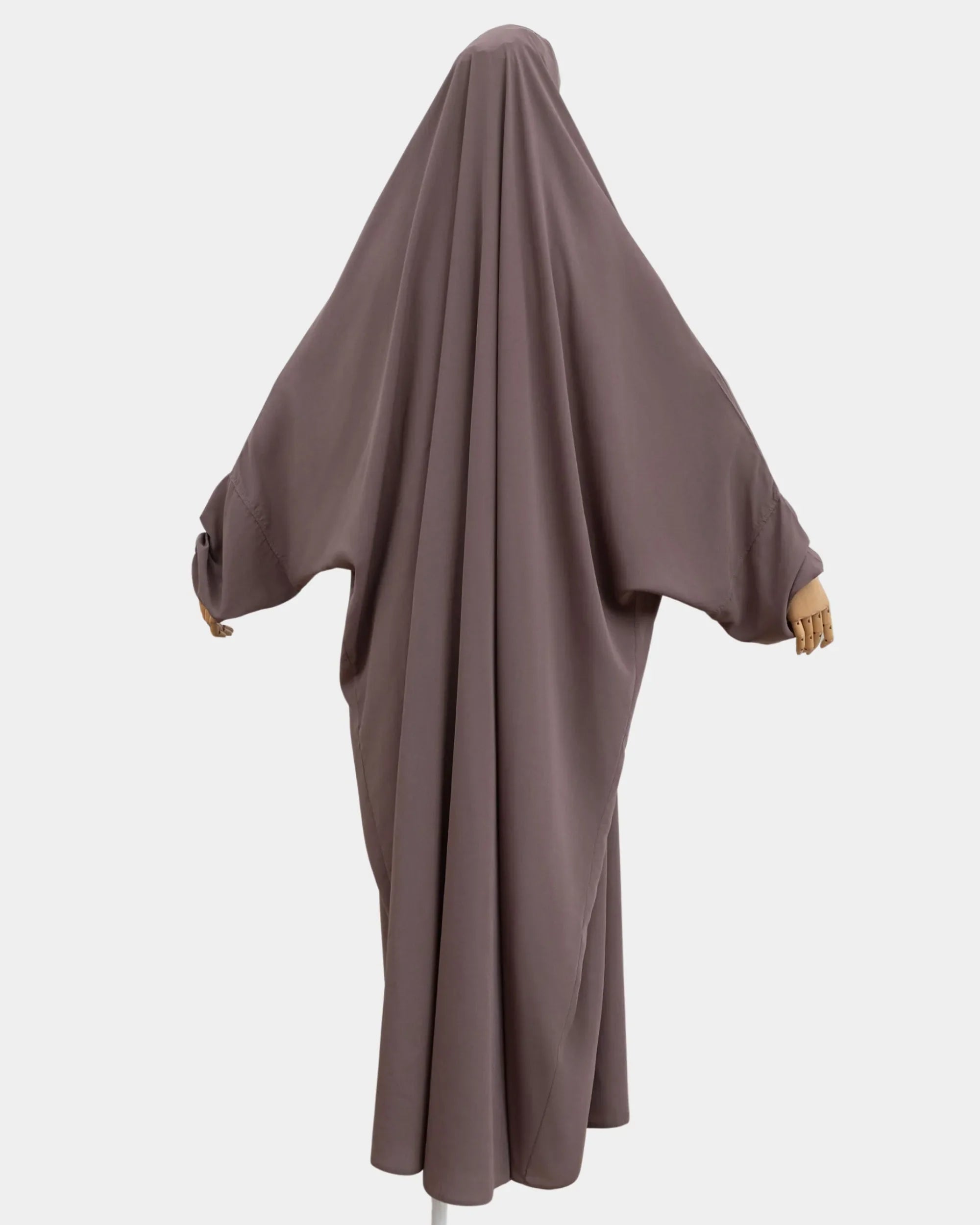 Vue de dos du jilbab 1 pièce taupe, coupe ample et non moulante