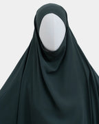 Capuche du jilbab vert kaki et drapé du tissu sur le buste