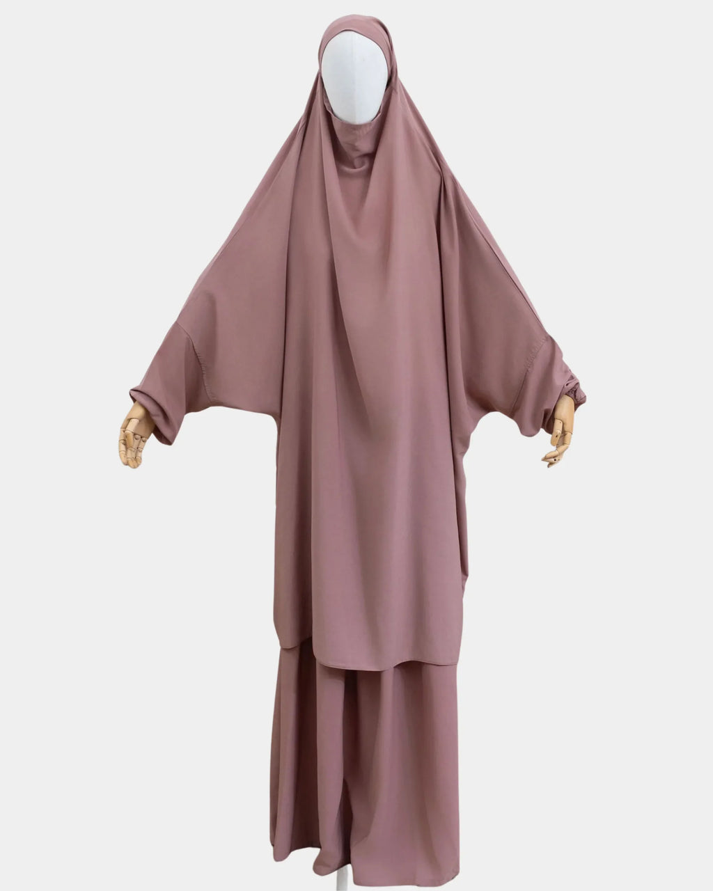Jilbab 2 pièces beige rosé porté sur mannequin, vue de face, khimar long couvrant et jupe assortie