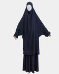Jilbab 2 pièces bleu marine porté sur mannequin, vue de face, khimar long couvrant et jupe assortie