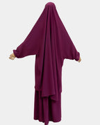 Vue de dos du jilbab 2 pièces fuchsia, coupe ample et non moulante
