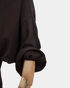 Manche du jilbab 2 pièces marron café avec poignet élastiqué qui maintient la manche en place
