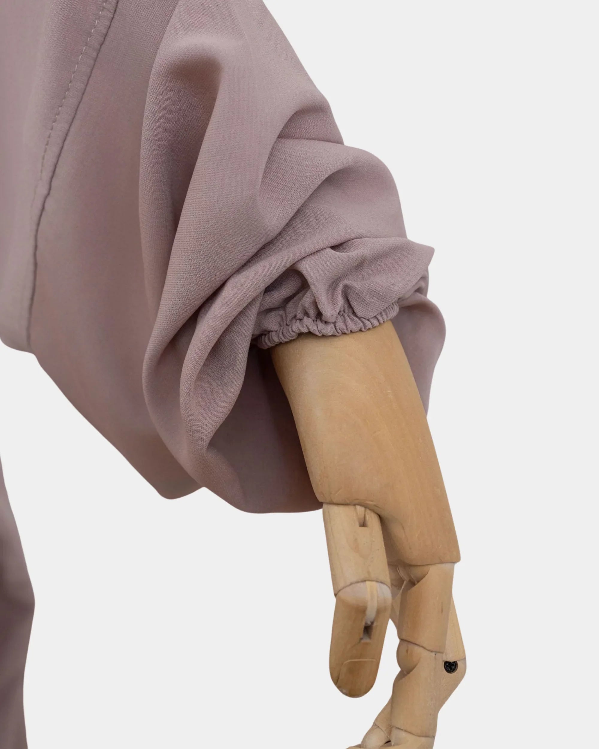 Manche du jilbab 2 pièces taupe clair avec poignet élastiqué qui maintient la manche en place
