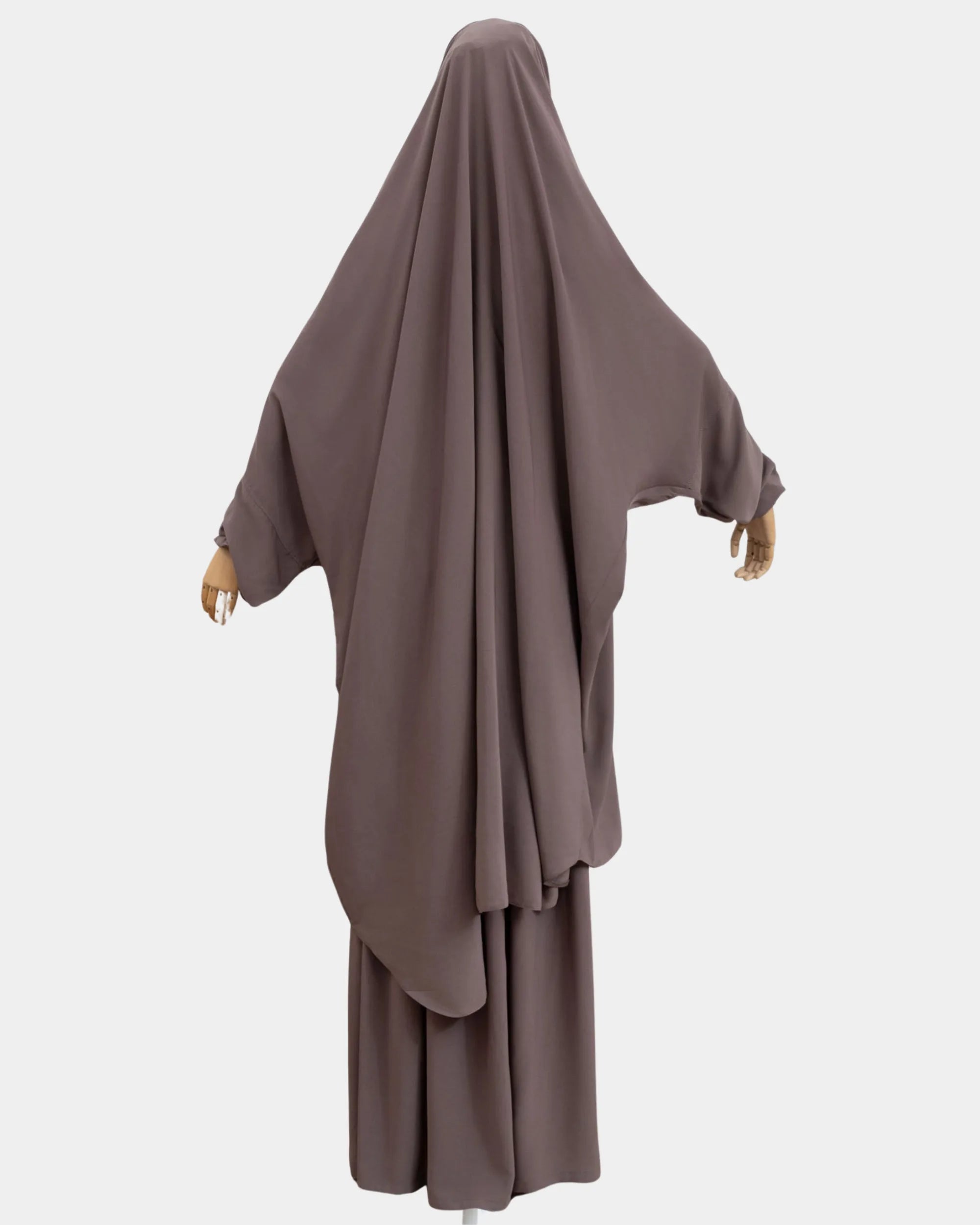 Vue de dos du jilbab 2 pièces taupe, coupe ample et non moulante