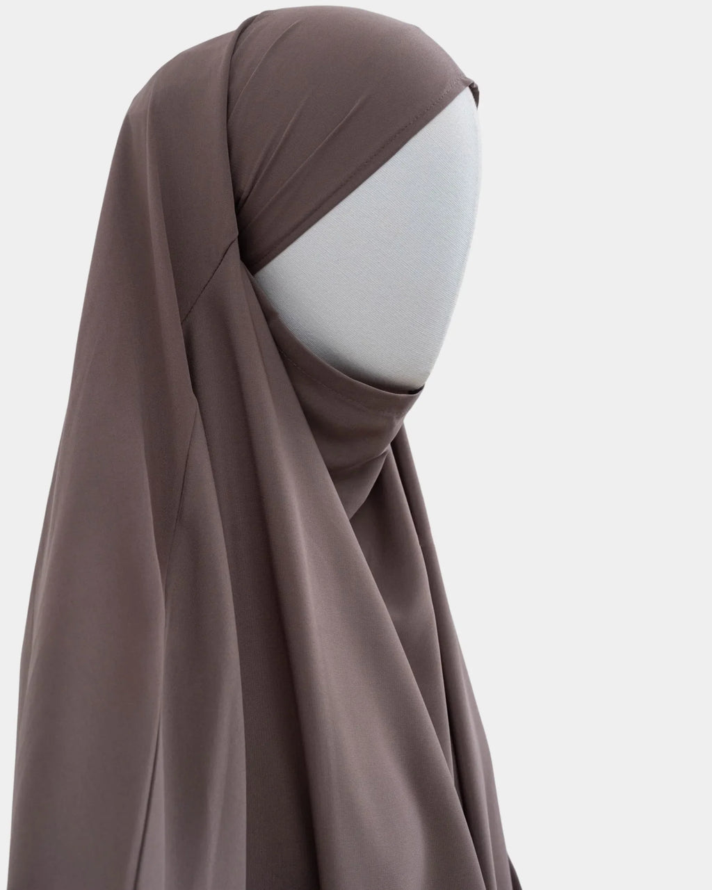 Capuche du jilbab 2 pièces taupe vue de profil, tombé couvrant sur l'épaule