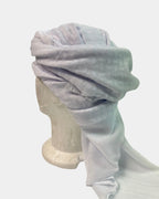 Keffieh blanc à motif carreau noué façon turban