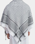 Keffieh palestinien blanc et noir avec pompons, porté, vue de dos