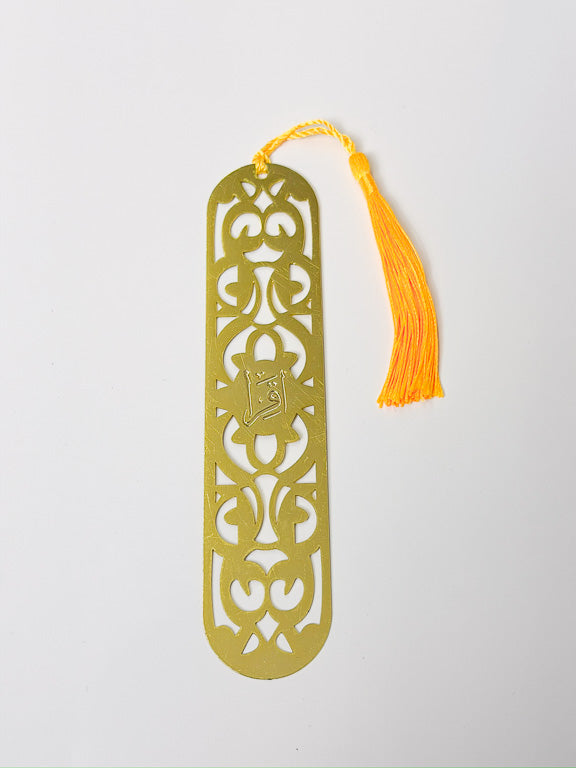 marque page métallique en doré avec pompom