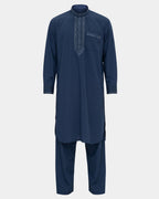 Ensemble qamis-pantalon pakistanais bleu marine Al Rezam, qamis court brodé et pantalon assorti, vue de face