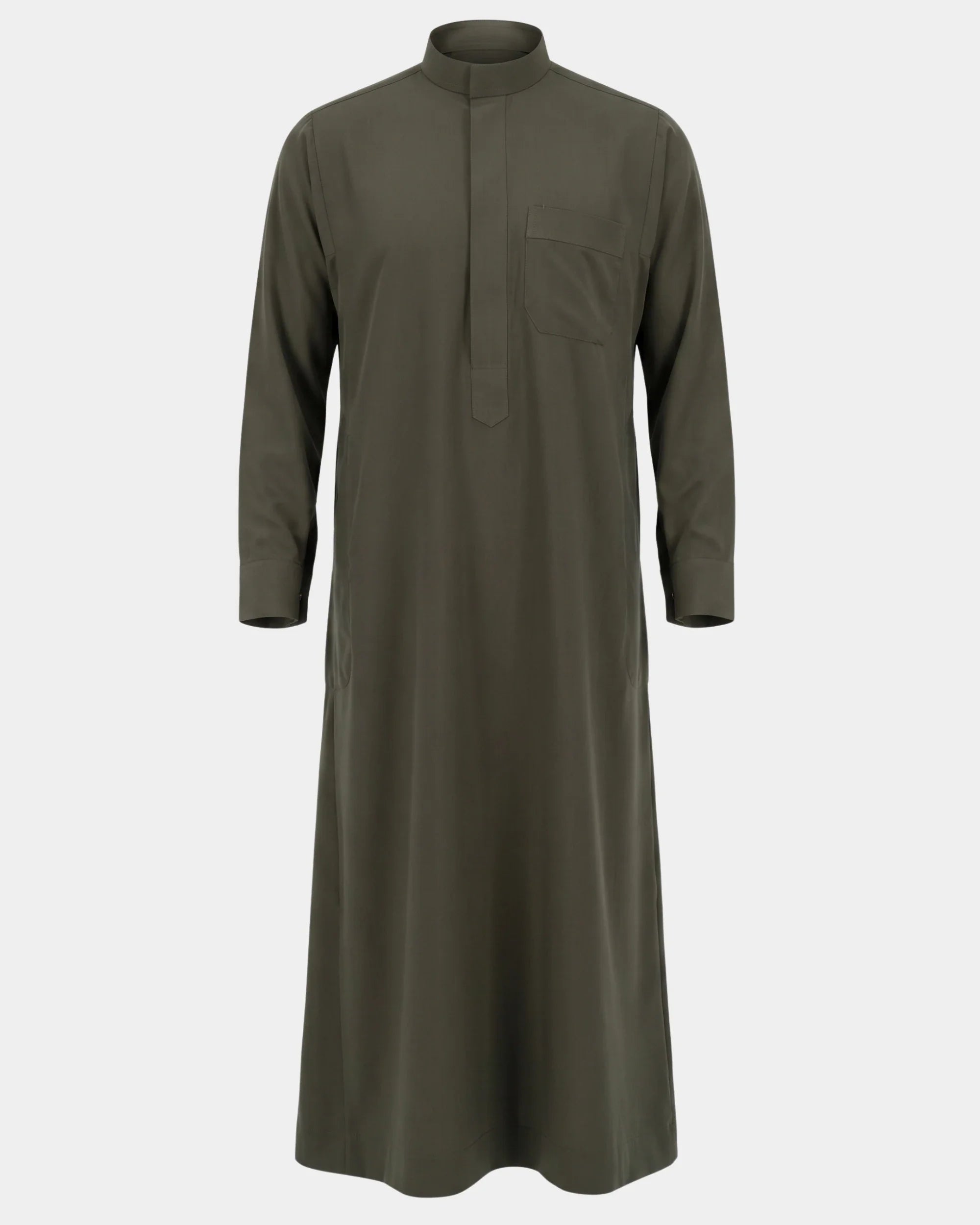 Qamis saoudien kaki Al Rezam à manchettes rigides boutonnées, vue de face, col mao et poche poitrine