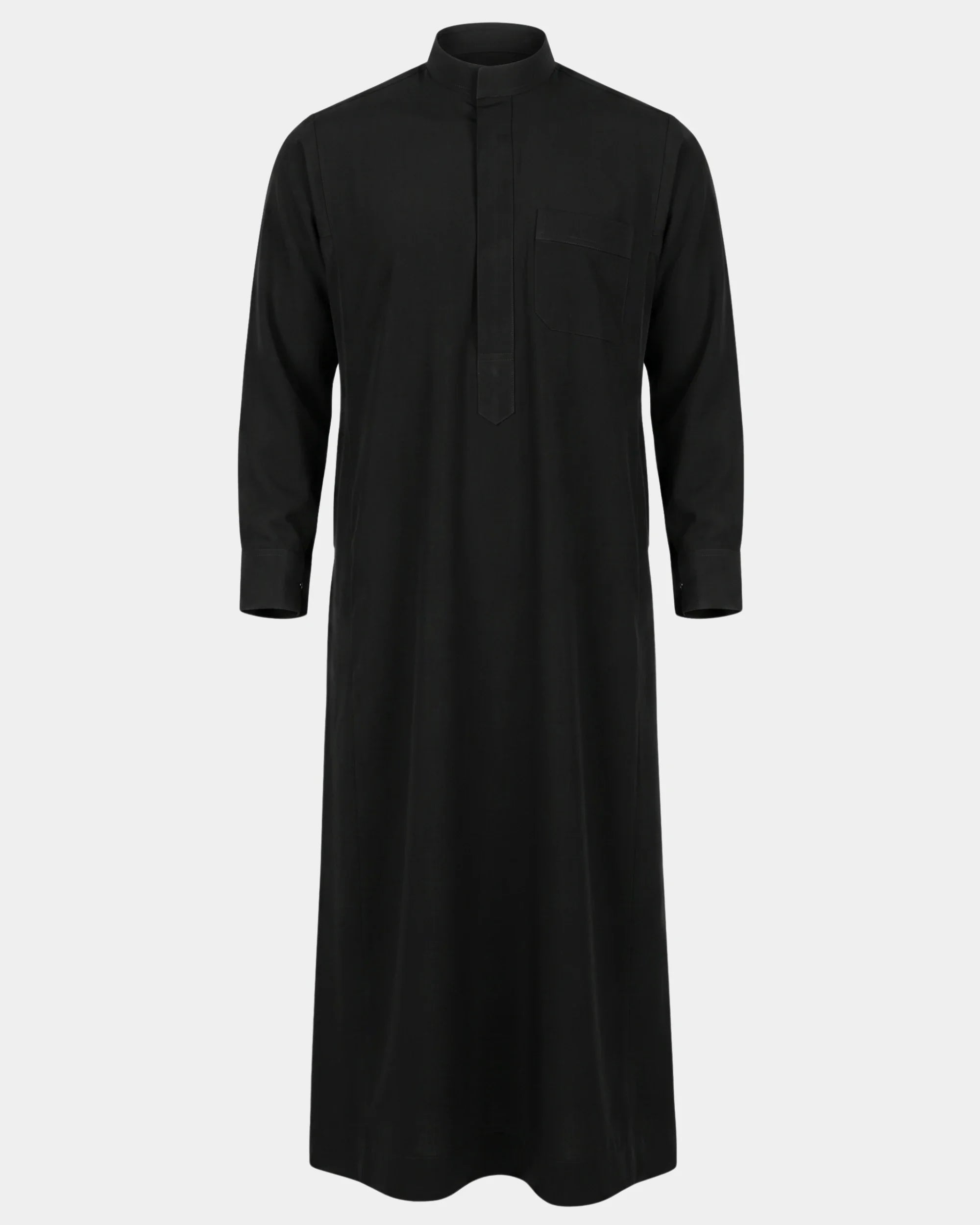 Qamis saoudien noir Al Rezam à manchettes rigides boutonnées, vue de face, col mao et poche poitrine