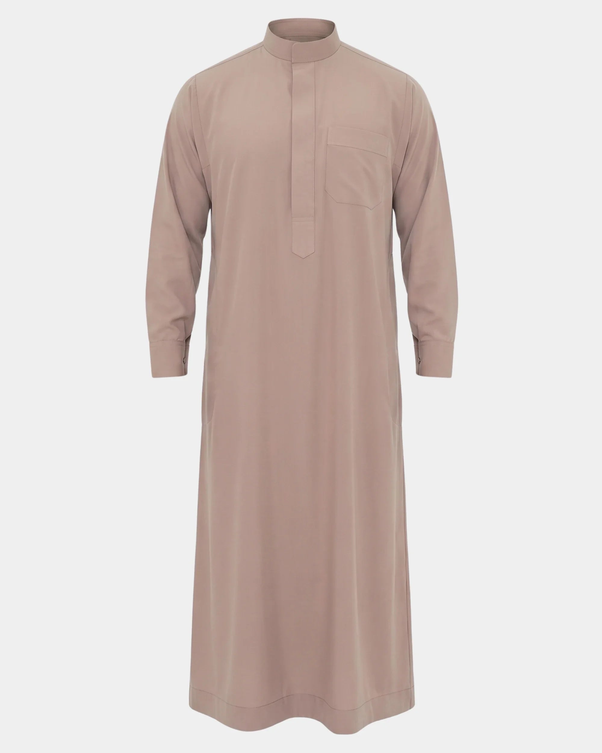 Qamis saoudien taupe Al Rezam vue de face, col mao, poche poitrine et manchettes rigides à boutons
